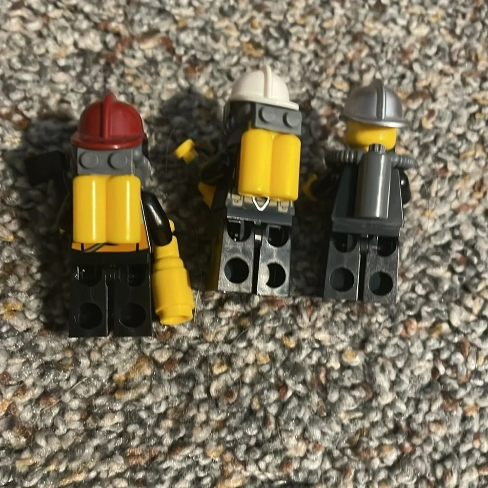 Lego Firefighter Fireman Minifigure lot with accessories